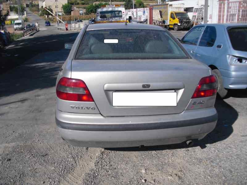 volvo s40 berlina del año 1998