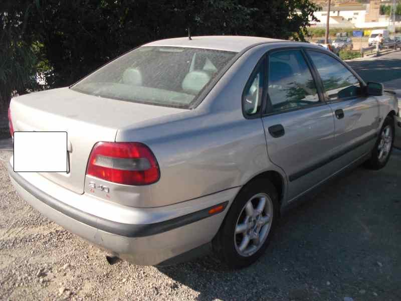 volvo s40 berlina del año 1998