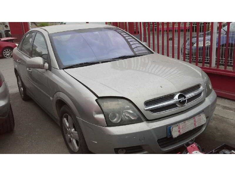 opel vectra c berlina del año 2004