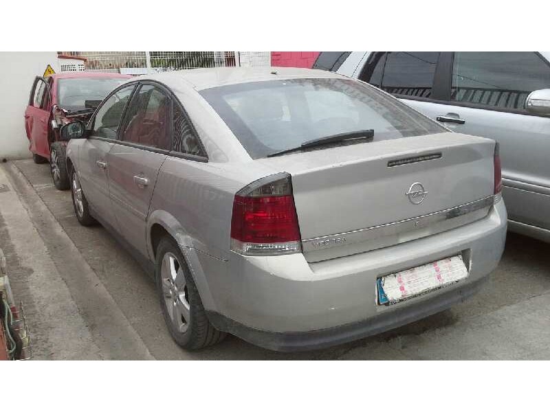 opel vectra c berlina del año 2004