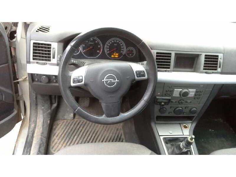 opel vectra c berlina del año 2004