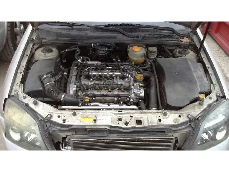 opel vectra c berlina del año 2004