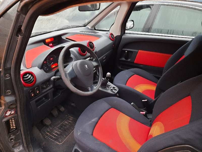 peugeot 1007 del año 2005