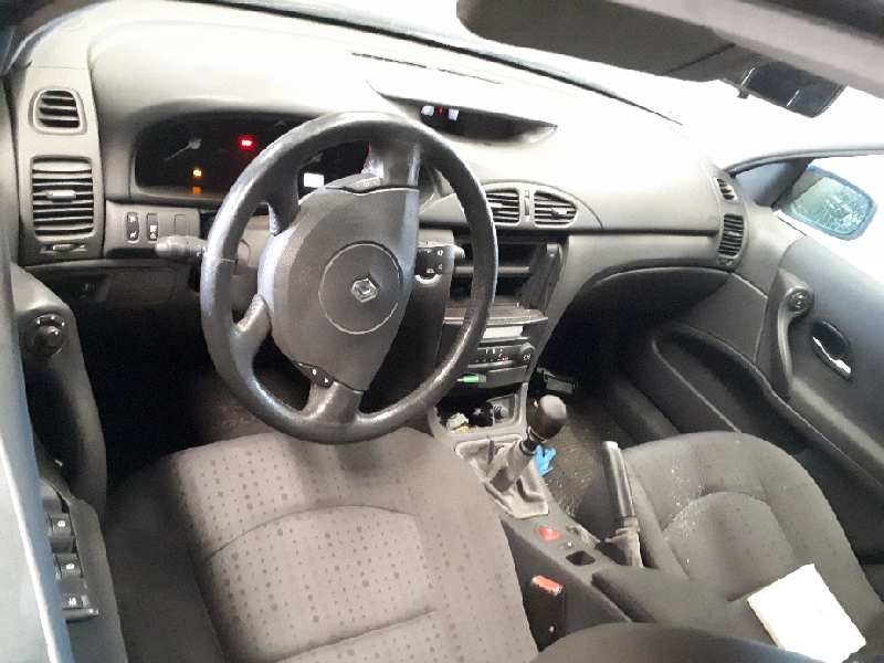renault laguna ii grandtour (kg0) del año 2004