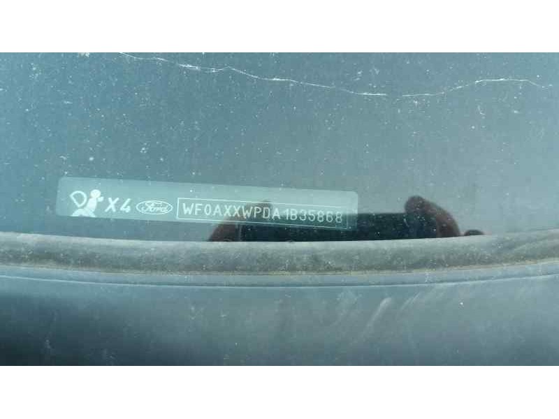 ford focus berlina (cak) del año 2001