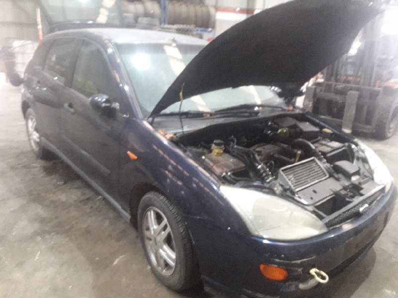 ford focus berlina (cak) del año 2001