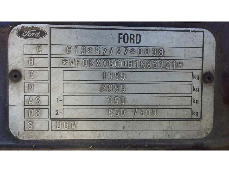 ford focus berlina (cak) del año 2001