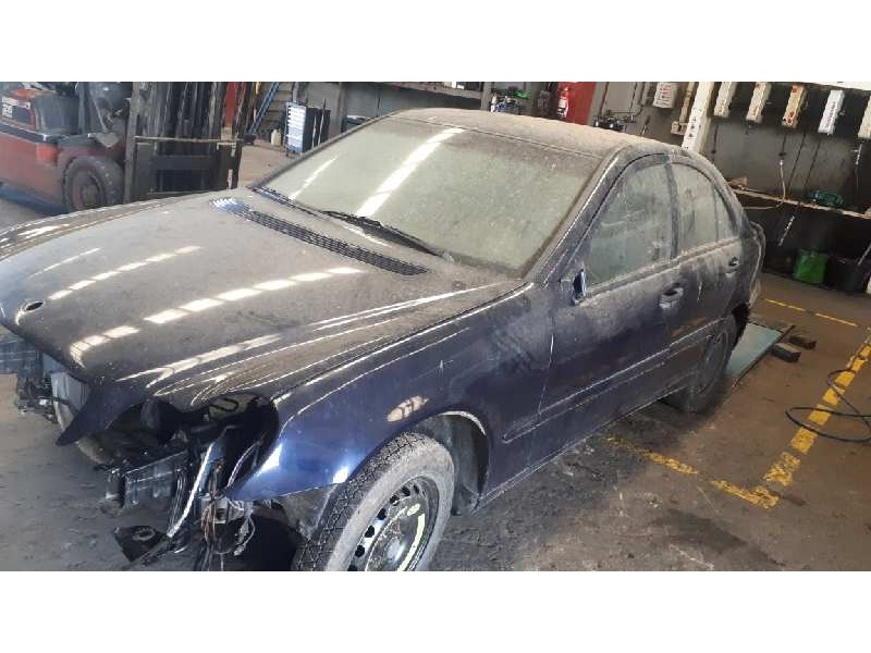 mercedes-benz clase c (w203) berlina del año 2003