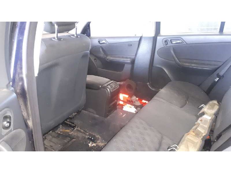 mercedes-benz clase c (w203) berlina del año 2003