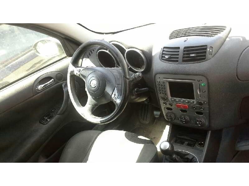 alfa romeo 147 (190) del año 2001