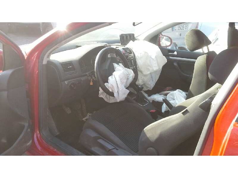 volkswagen golf v berlina (1k1) del año 2007