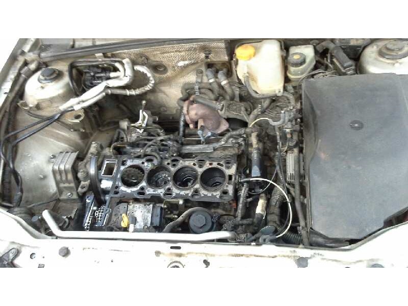 opel vectra c berlina del año 2003