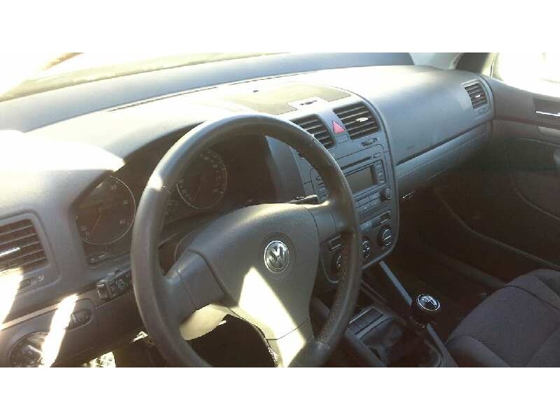 volkswagen golf v berlina (1k1) del año 2004