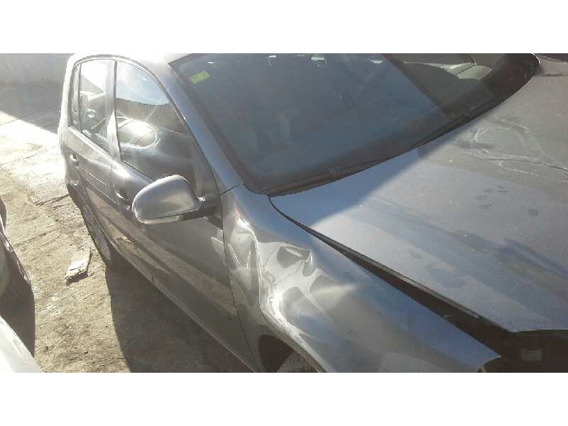 volkswagen golf v berlina (1k1) del año 2004