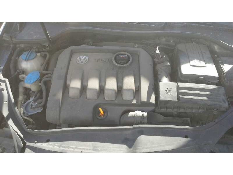 volkswagen golf v berlina (1k1) del año 2004