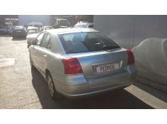 toyota avensis berlina (t25) del año 2003