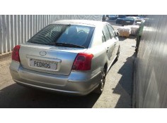 toyota avensis berlina (t25) del año 2003 2