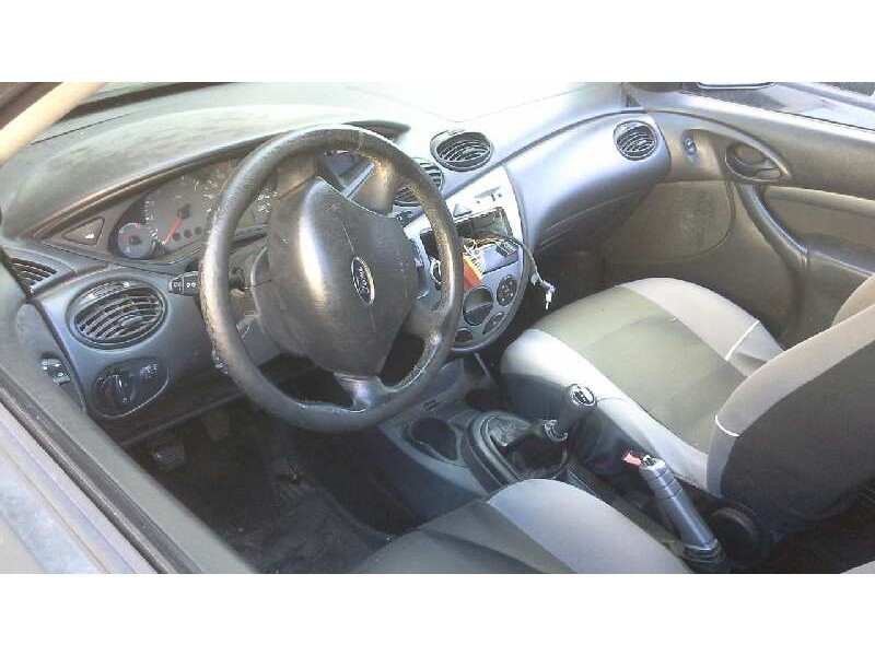 ford focus berlina (cak) del año 2004