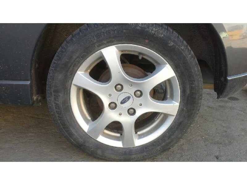 ford focus berlina (cak) del año 2004