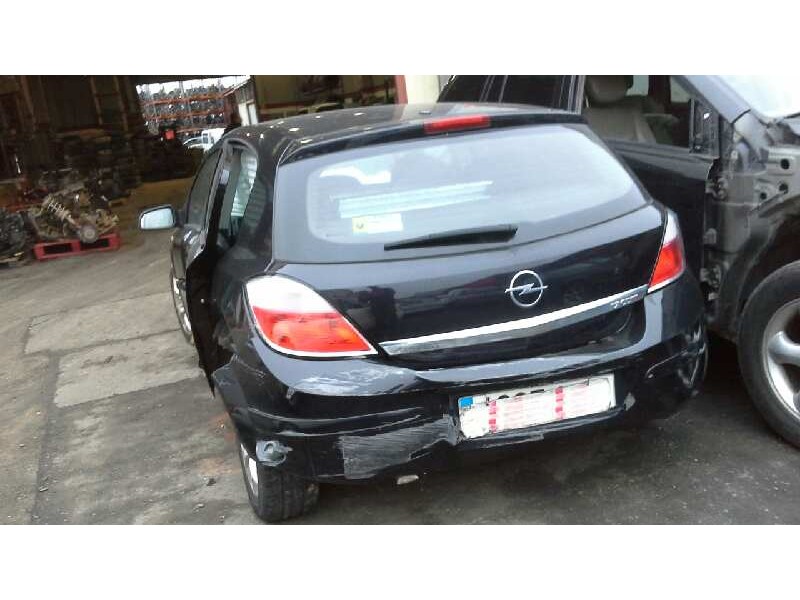 opel astra h berlina del año 2004