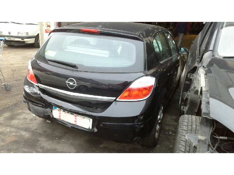 opel astra h berlina del año 2004