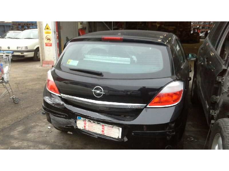 opel astra h berlina del año 2004