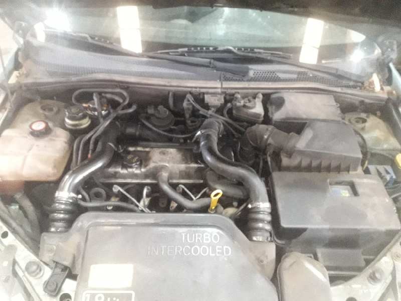 ford focus berlina (cak) del año 2001