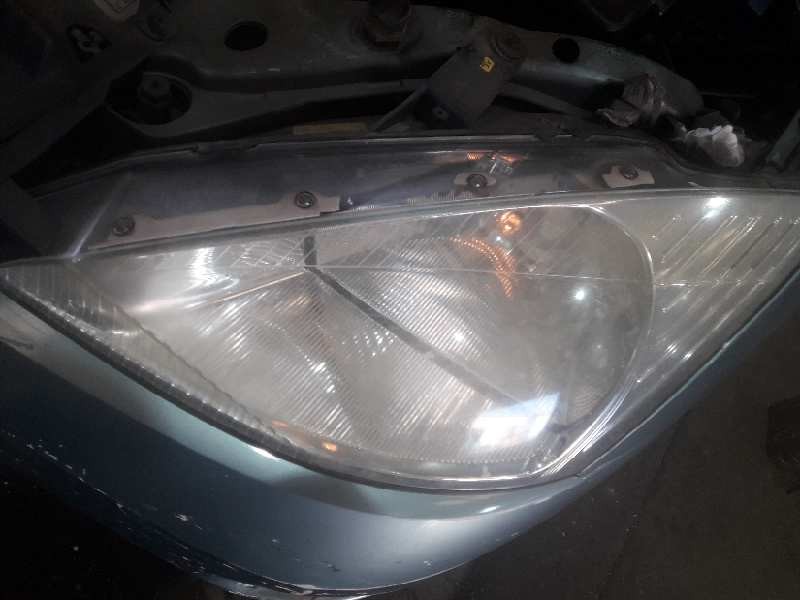 ford focus berlina (cak) del año 2001