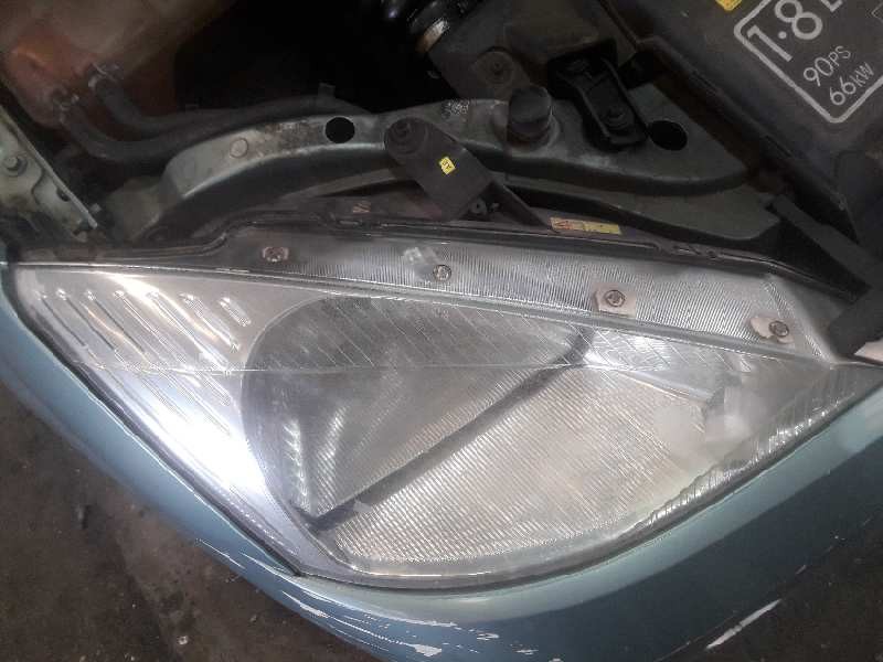 ford focus berlina (cak) del año 2001