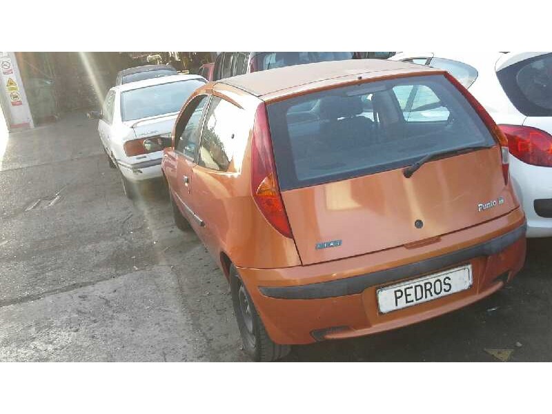 fiat punto berlina (188) del año 2001