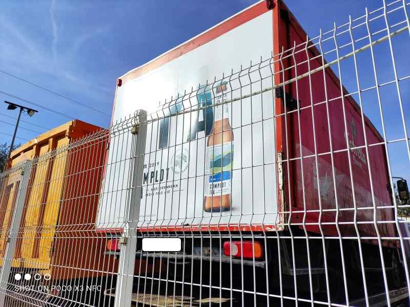 nissan atleon del año 2004