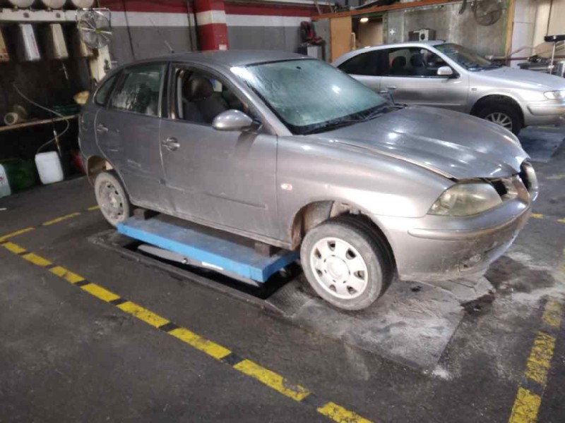 seat ibiza (6l1) del año 2004