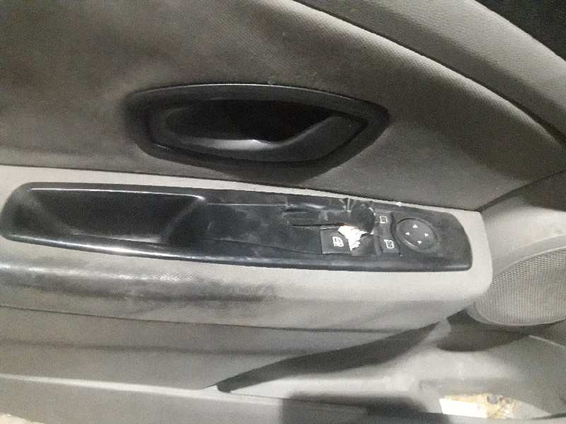 renault megane iii berlina 5 p del año 2010