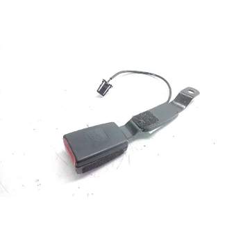 ENGANCHE DELANTERO DERECHO 8X0857756B 