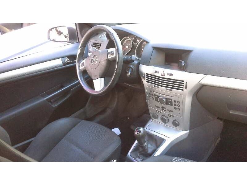 opel astra gtc del año 2006
