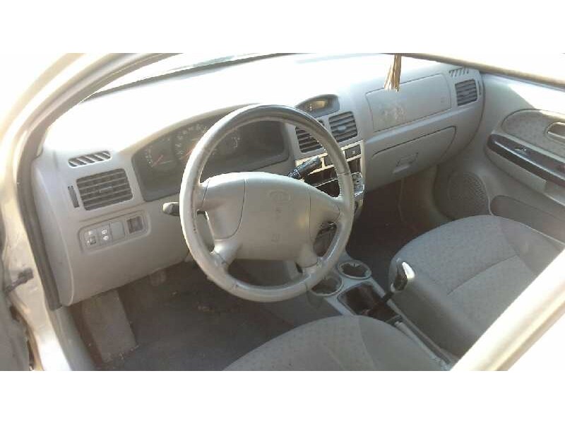 kia rio del año 2005