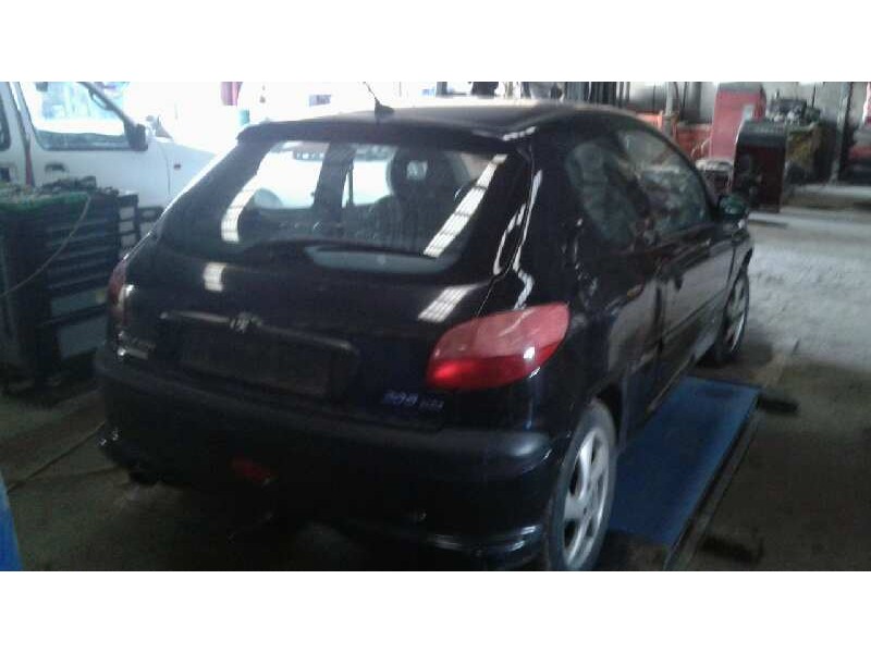 peugeot 206 berlina del año 2001