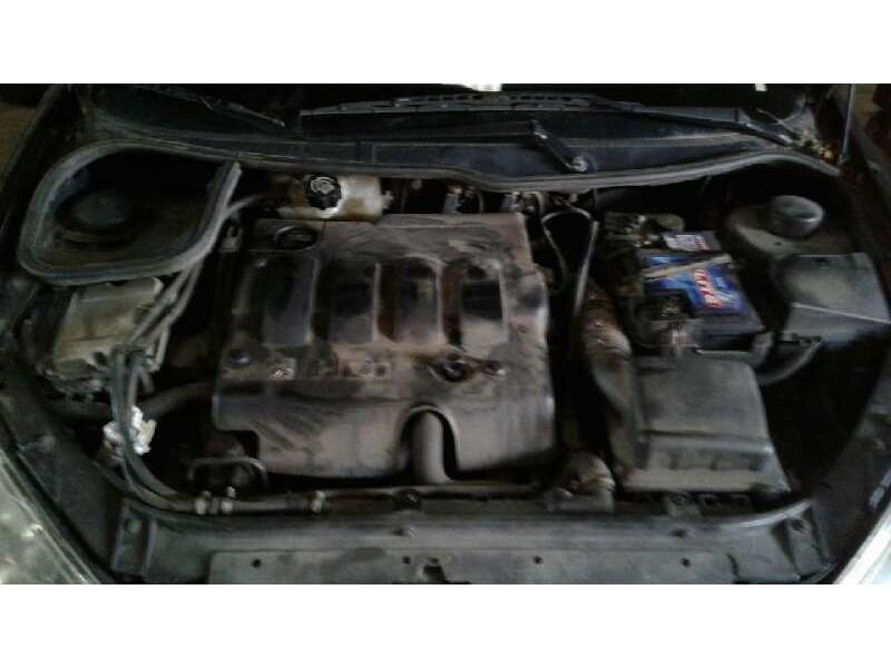 peugeot 206 berlina del año 2001