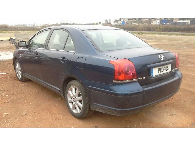 toyota avensis berlina (t25) del año 2005