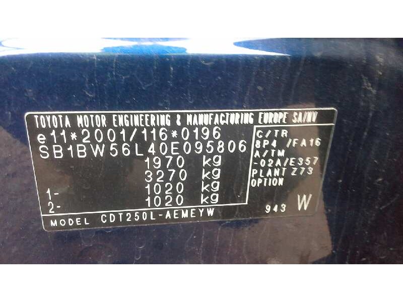 toyota avensis berlina (t25) del año 2005