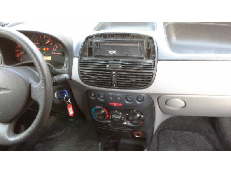 fiat punto berlina (188) del año 2001