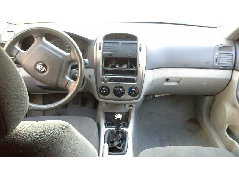 kia cerato del año 2005