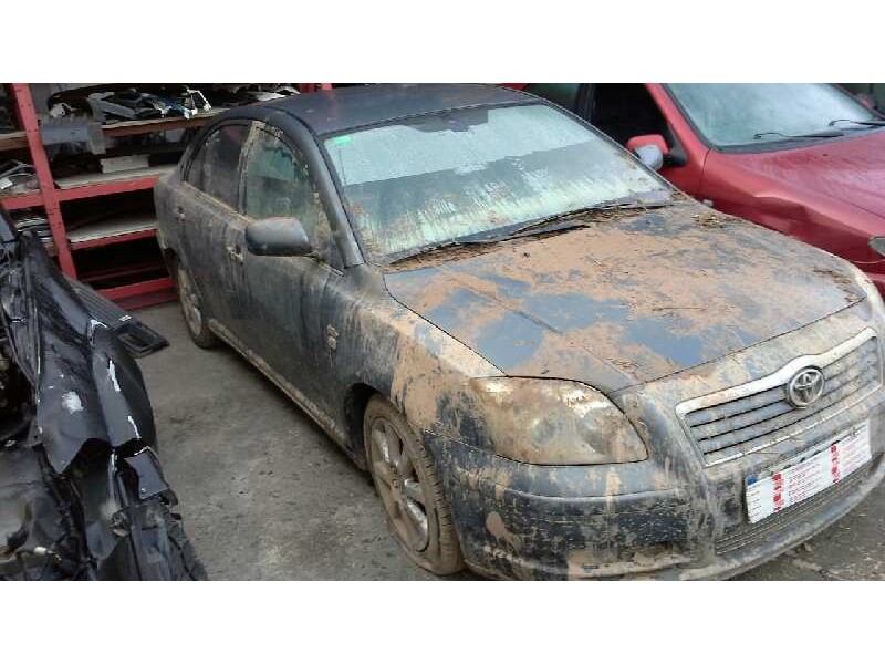 toyota avensis berlina (t25) del año 2005