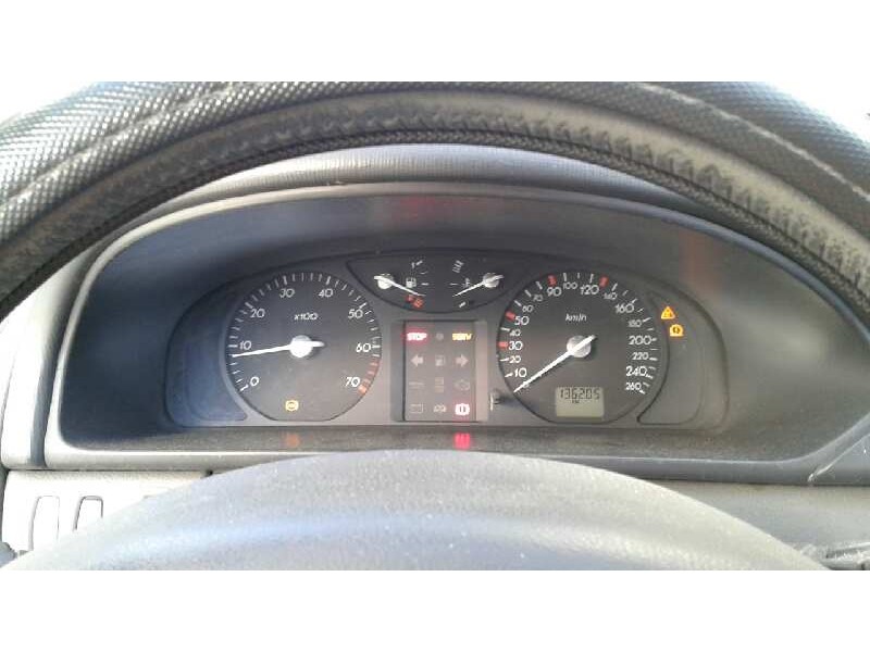 renault laguna ii (bg0) del año 2001