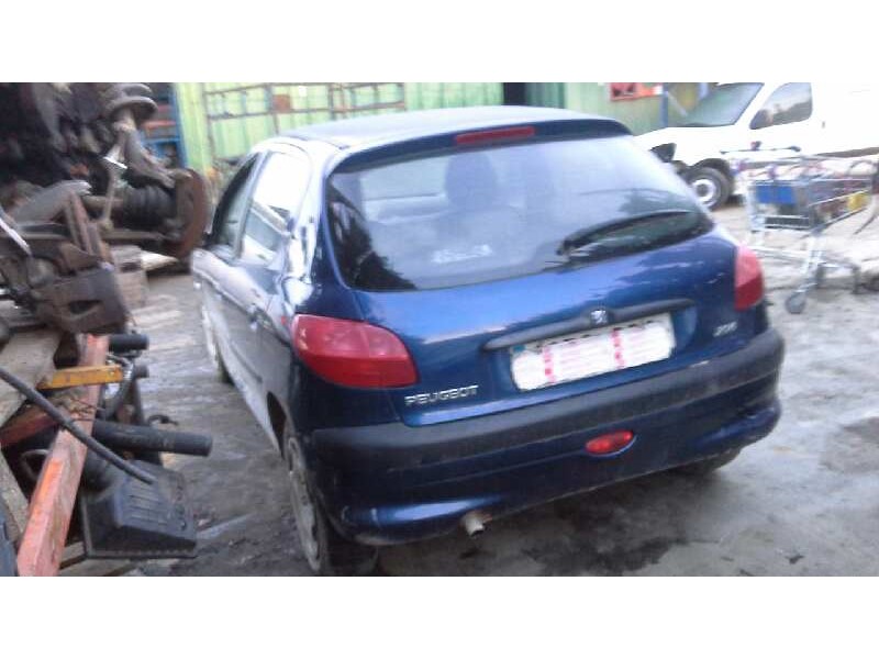 peugeot 206 berlina del año 2001