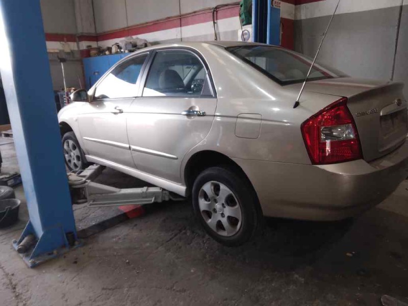 kia cerato del año 2005