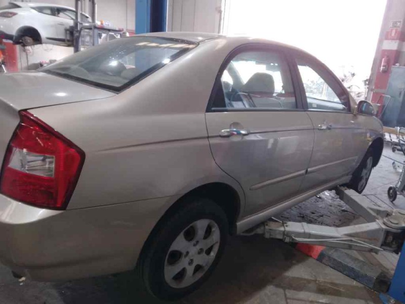 kia cerato del año 2005