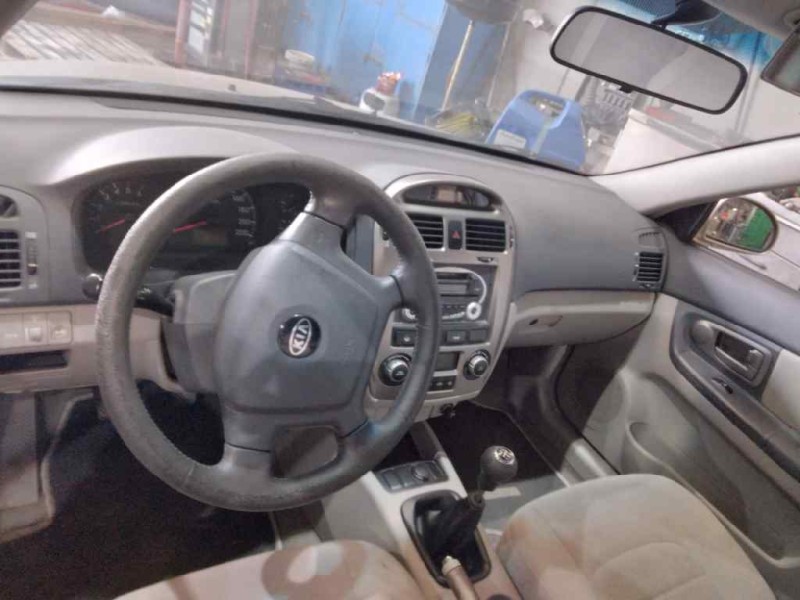 kia cerato del año 2005