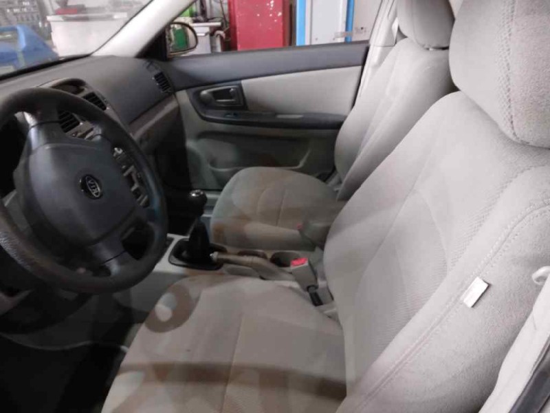 kia cerato del año 2005