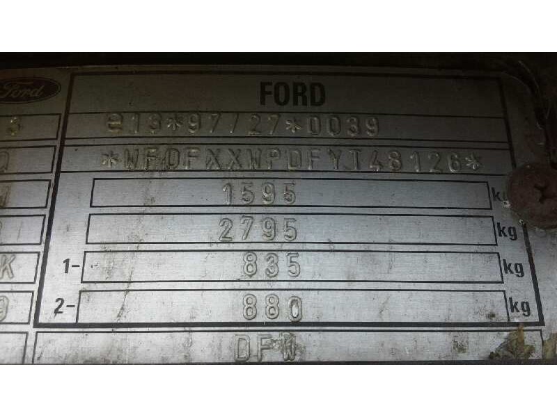 ford focus berlina (cak) del año 2001